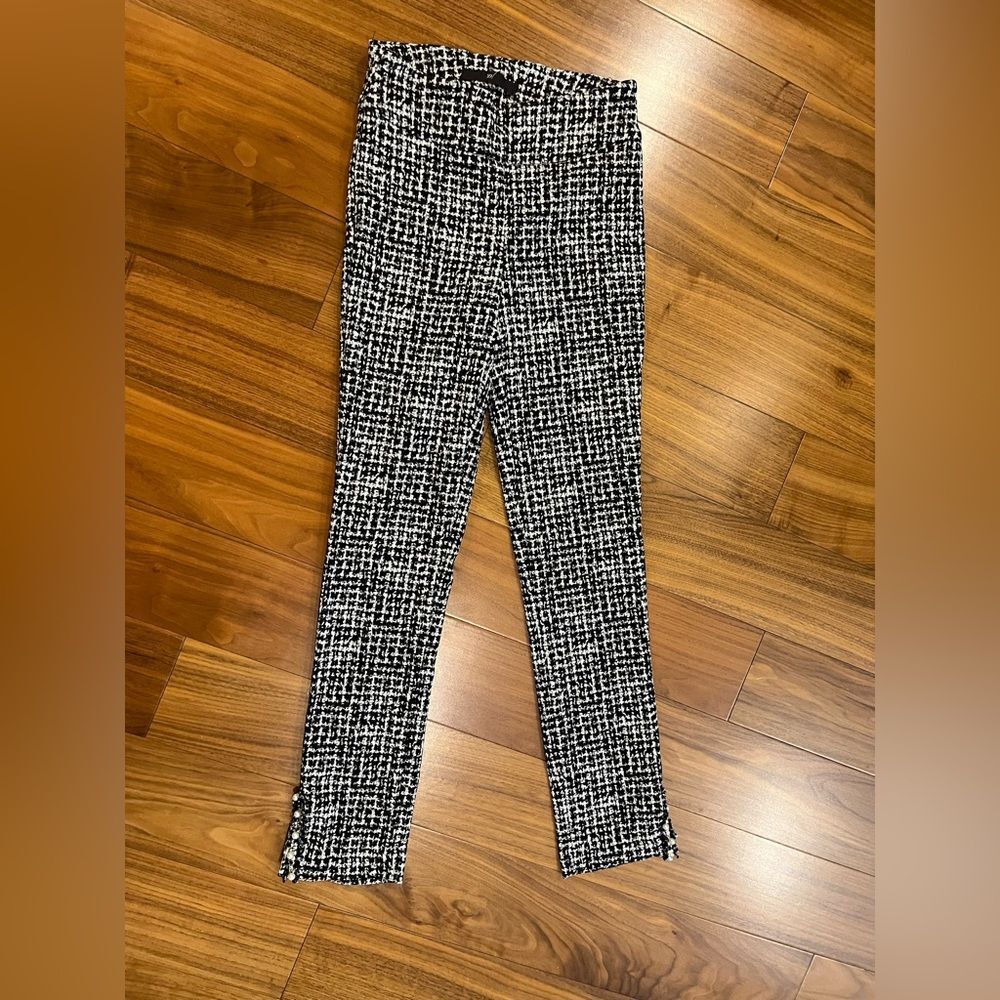 Up!  Black and White houndstooth pants size 2 NWOT